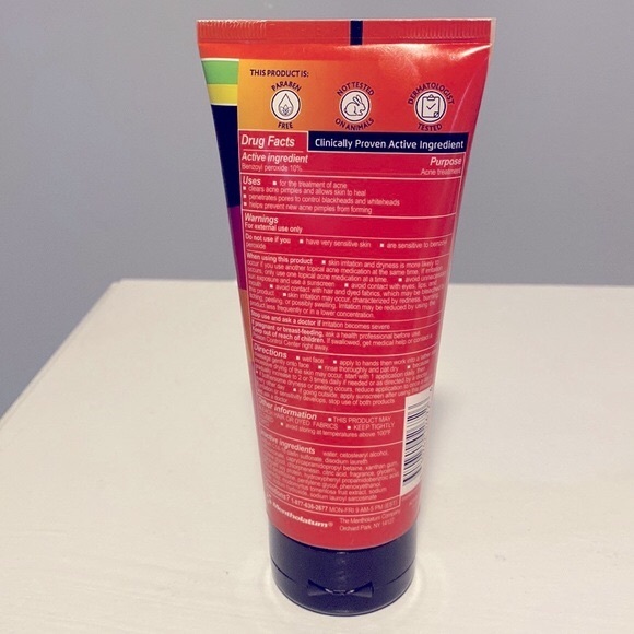 3/$15 Oxy Acne Cleanser Advanced Care Treatment - Picture 2 of 2